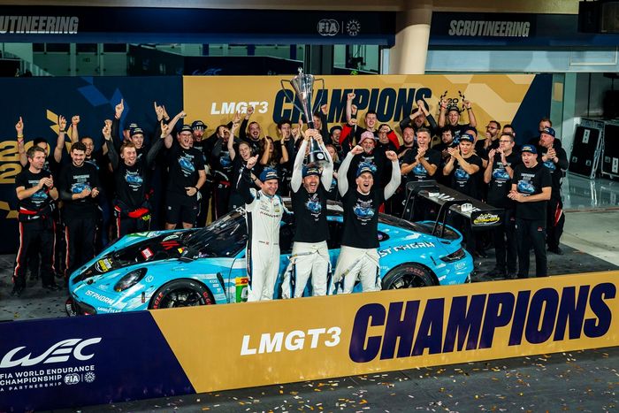 #92 Manthey 1St Phorm Porsche 911 GT3 R LMGT3: Райан Хардвик, Риккардо Пера, Ричард Литц