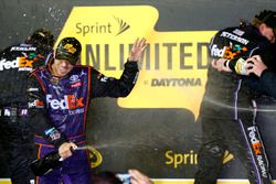 Winner Denny Hamlin, Joe Gibbs Racing Toyota