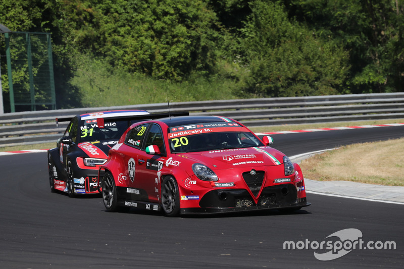 Márk Jedlóczky, Unicorse Team, Alfa Romeo Giulietta TCR