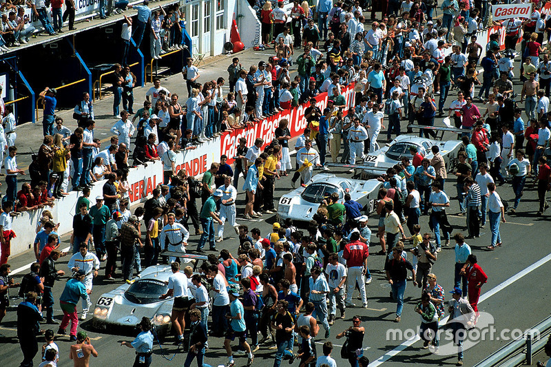 Damalı bayrak: #63 Team Sauber Mercedes, Sauber C9 Mercedes-Benz: Jochen Mass, Manuel Reuter, Stanle