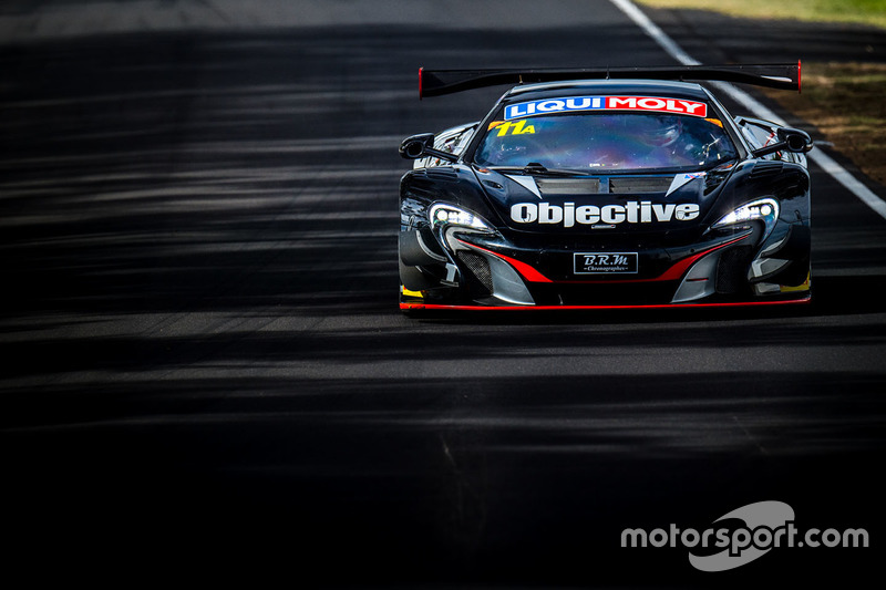 #11 Objective Racing, McLaren 650s GT3: Tony Walls, Warren Luff, Tim Slade, Alex Davison