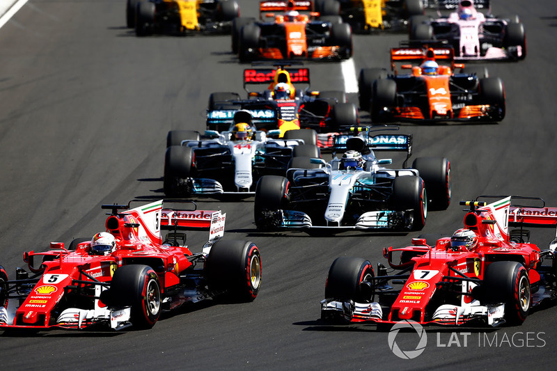 Sebastian Vettel, Ferrari SF70H, Kimi Raikkonen, Ferrari SF70H, Valtteri Bottas, Mercedes AMG F1 W08, Lewis Hamilton, Mercedes AMG F1 W08, Daniel Ricciardo, Red Bull Racing RB13, Fernando Alonso, McLaren MCL32, at the start