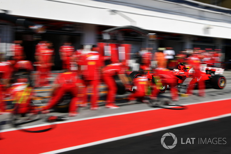 Charles Leclerc, Ferrari SF70H pit stop