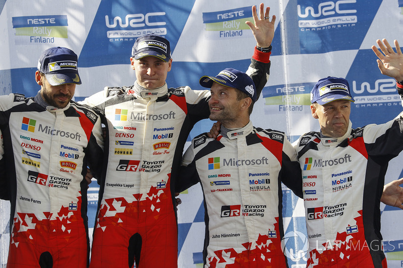 Podio: i vincitori Esapekka Lappi, Janne Ferm, Toyota Racing, al terzo posto Juho Hänninen, Kaj Lind