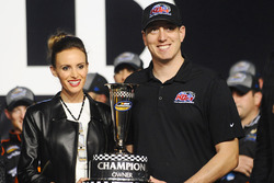Campeones 2016 equipo Kyle Busch, Samantha Busch, Kyle Busch Motorsports