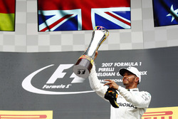 Podio: il vincitore della gara Lewis Hamilton, Mercedes AMG F1
