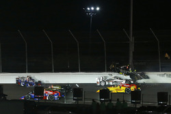 Accident au deuxième virage après le départ : Ed Carpenter, Ed Carpenter Racing Chevrolet, Will Power, Team Penske Chevrolet