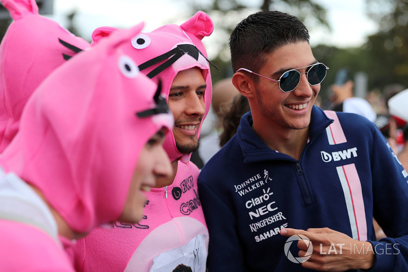 Esteban Ocon, Sahara Force India F1 dan penggemar berkostum Pink Panther