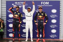 Polesitter Lewis Hamilton, Mercedes AMG F1, second place Max Verstappen, Red Bull Racing, third place Daniel Ricciardo, Red Bull Racing