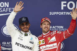 Pole man Lewis Hamilton, Mercedes AMG F1, Sebastian Vettel, Ferrari