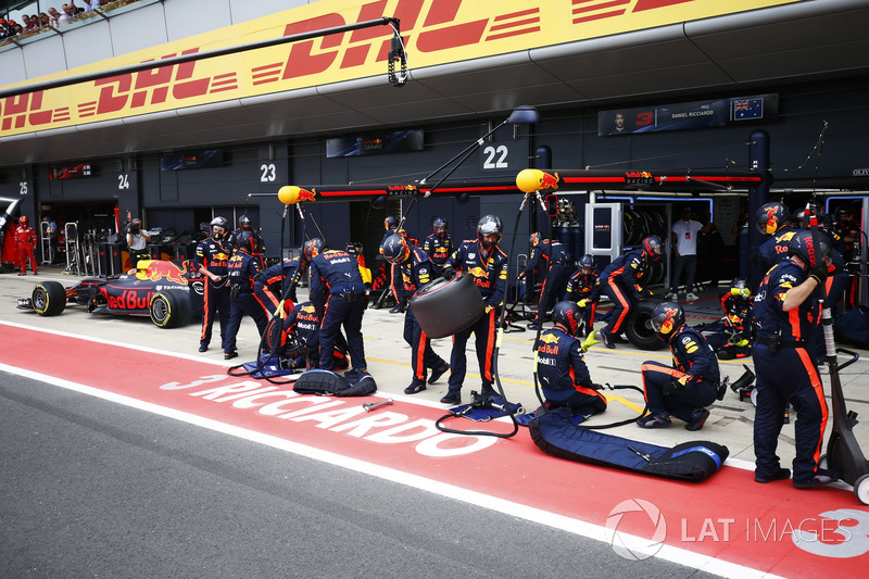 Max Verstappen, Red Bull Racing RB13, makes his first pit stop