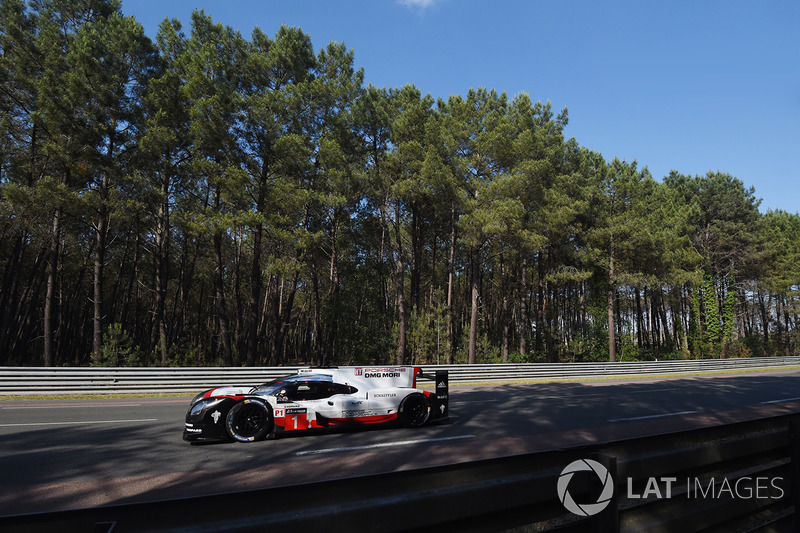 #1 Porsche Team Porsche 919 Hybrid: Neel Jani, Andre Lotterer, Nick Tandy