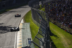 Max Verstappen, Red Bull Racing RB13, leads Lewis Hamilton, Mercedes AMG F1 W08