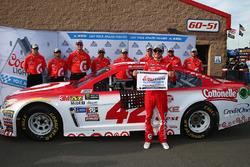 Polesitter Kyle Larson, Chip Ganassi Racing Chevrolet