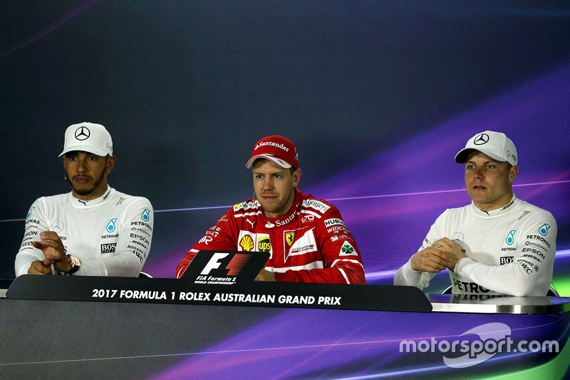 Conferenza stampa: il vincitore Sebastian Vettel, Ferrari, il secondo classificato Lewis Hamilton, Mercedes AMG F1, il terzo classificato Valtteri Bottas, Mercedes AMG F1