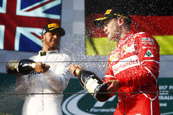 Podio: Sebastian Vettel, Ferrari, Lewis Hamilton, Mercedes AMG F1