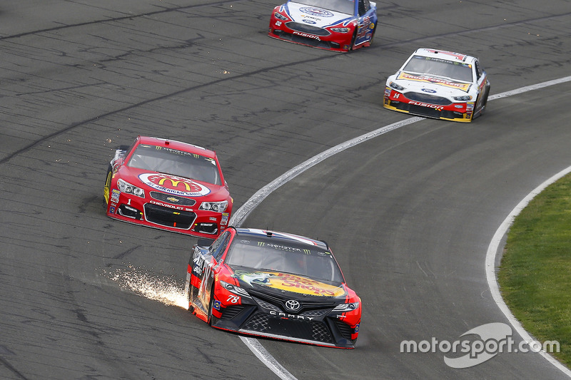NASCAR, Fontana 2017: Martin Truex Jr., Furniture Row, Toyota Camry