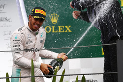Le vainqueur Lewis Hamilton, Mercedes AMG F1 W07
