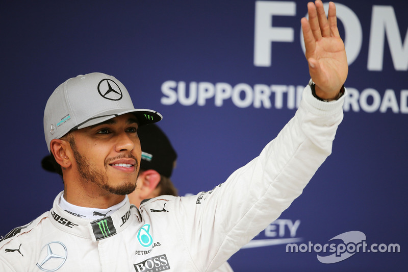 1. Lewis Hamilton, Mercedes AMG F1, 1.10.736