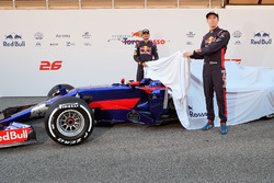Daniil Kvyat, Scuderia Toro Rosso et Carlos Sainz Jr., Scuderia Toro Rosso dévoilent la Scuderia Toro Rosso STR12
