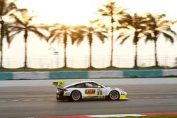 #911 Manthey Racing Porsche 911 GT3R: Earl Bamber, Nick Tandy, Patrick Pilet