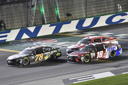 Martin Truex Jr., Furniture Row Racing Toyota, Kyle Busch, Joe Gibbs Racing Toyota, Kyle Larson, Chi