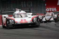 #2 Porsche Team Porsche 919 Hybrid: Timo Bernhard, Earl Bamber, Brendon Hartley