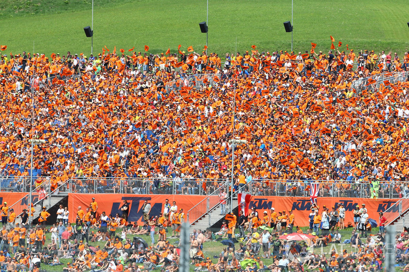 KTM fans