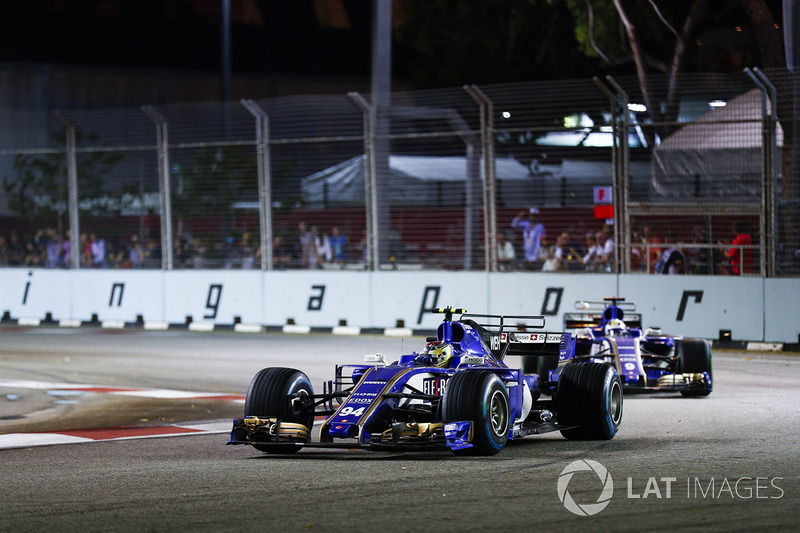 Pascal Wehrlein, Sauber C36-Ferrari leads his team mate Marcus Ericsson, Sauber C36