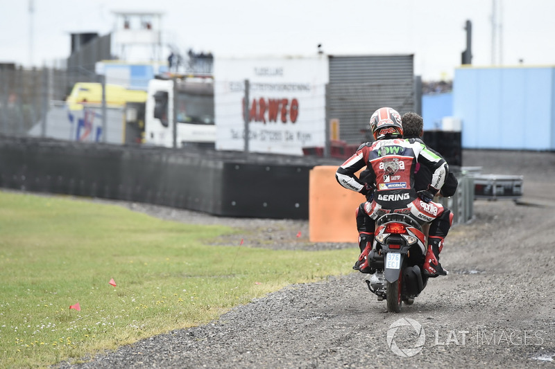 Sam Lowes, Aprilia Racing Team Gresini after the crash