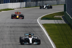 Lewis Hamilton, Mercedes AMG F1 W08, Max Verstappen, Red Bull Racing RB13, Valtteri Bottas, Mercedes AMG F1 W08