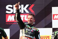 Podio: ganador de la carrera Jonathan Rea, Kawasaki Racing