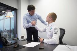 Valtteri Bottas, Mercedes, Toto Wolff, Mercedes AMG F1-aandeelhouder en Executive Director