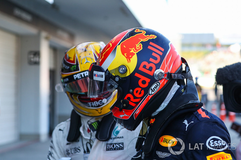 Race winner Lewis Hamilton, Mercedes AMG F1 is congratulated by Max Verstappen, Red Bull Racing and