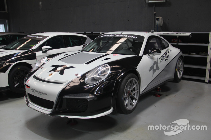 Ayhancan Güven'in 2017 başında kullandığı Porsche 911 GT3 Cup, Toksport WRT
