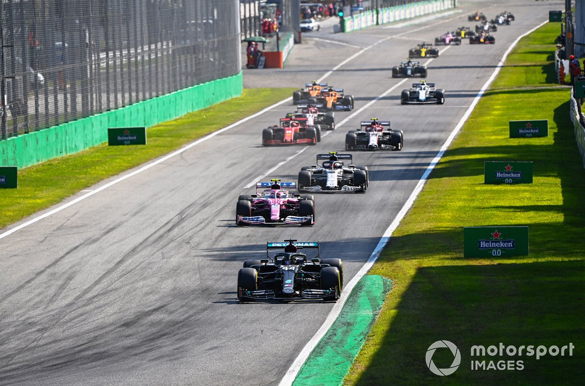 Lewis Hamilton, Mercedes F1 W11, Lance Stroll, Racing Point RP20, Pierre Gasly, AlphaTauri AT01, Antonio Giovinazzi, Alfa Romeo Racing C39, Charles Leclerc, Ferrari SF1000 e il resto del campo