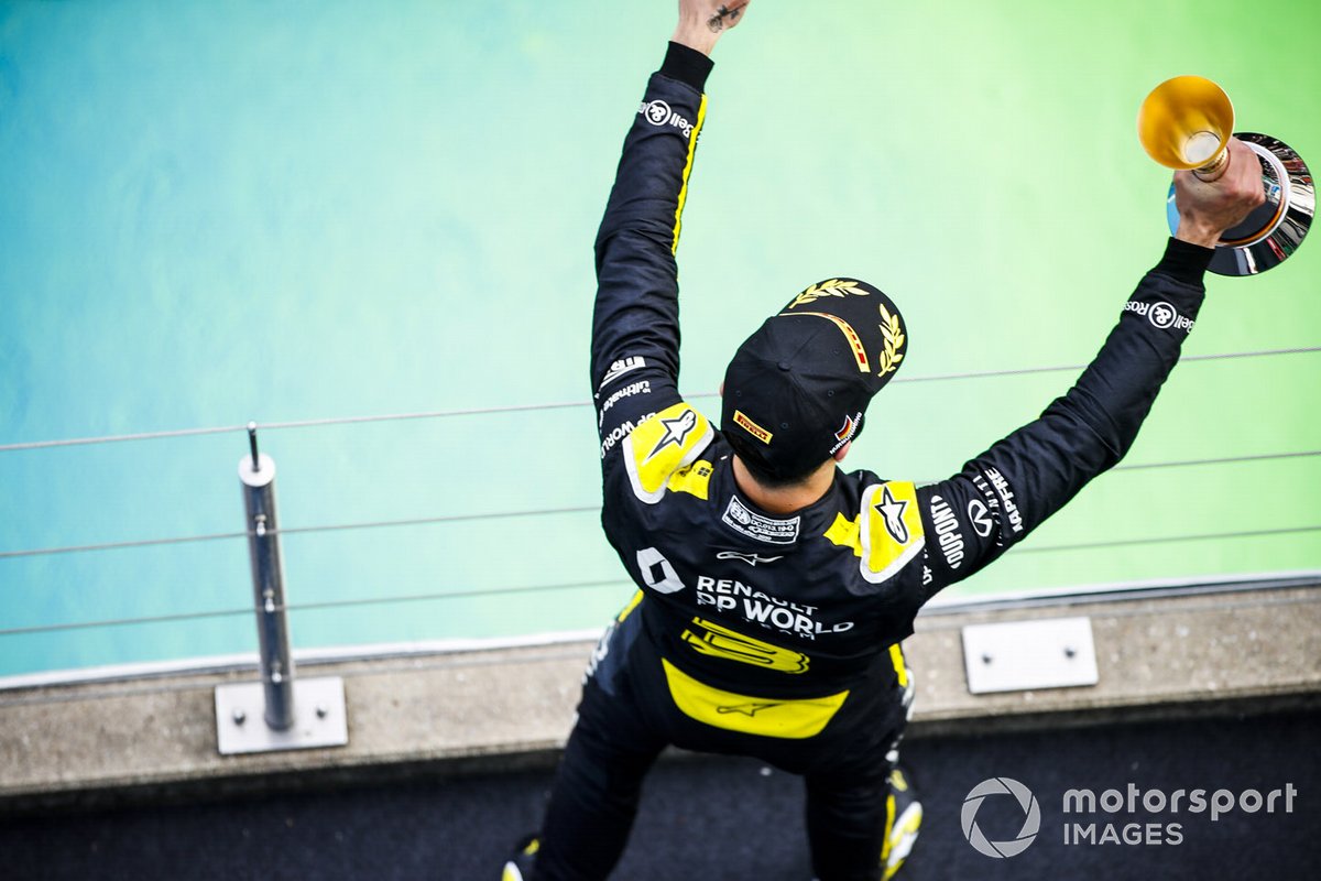 Daniel Ricciardo, Renault F1, 3rd position, on the podium with his trophy