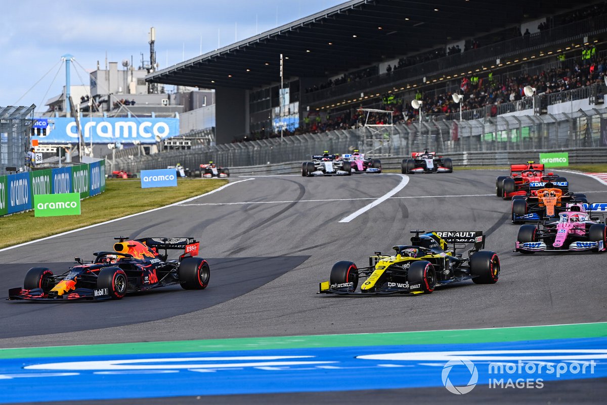 Max Verstappen, Red Bull Racing RB16, Daniel Ricciardo, Renault F1 Team R.S.20, Sergio Perez, Racing Point RP20, Carlos Sainz Jr., McLaren MCL35, e Charles Leclerc, Ferrari SF1000