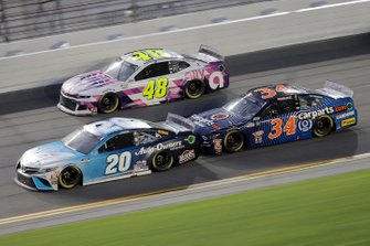 Erik Jones, Joe Gibbs Racing, Toyota Camry, Jimmie Johnson, Hendrick Motorsports, Chevrolet Camaro, Michael McDowell, Front Row Motorsports, Ford Mustang