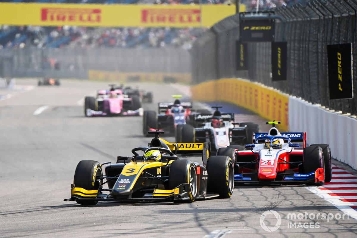 Guanyu Zhou, UNI-Virtuosi y Robert Shwartzman, Prema Racing