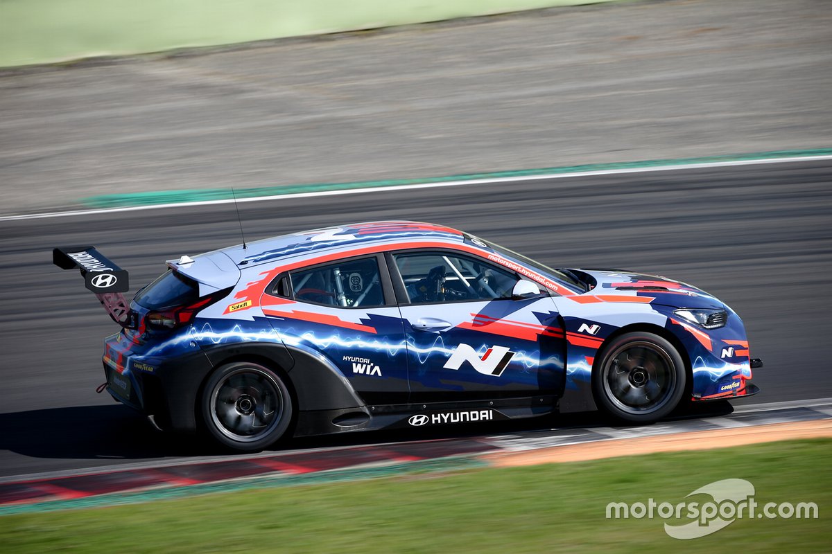 Augusto Farfus, Hyundai Motorsport, Hyundai Veloster N ETCR