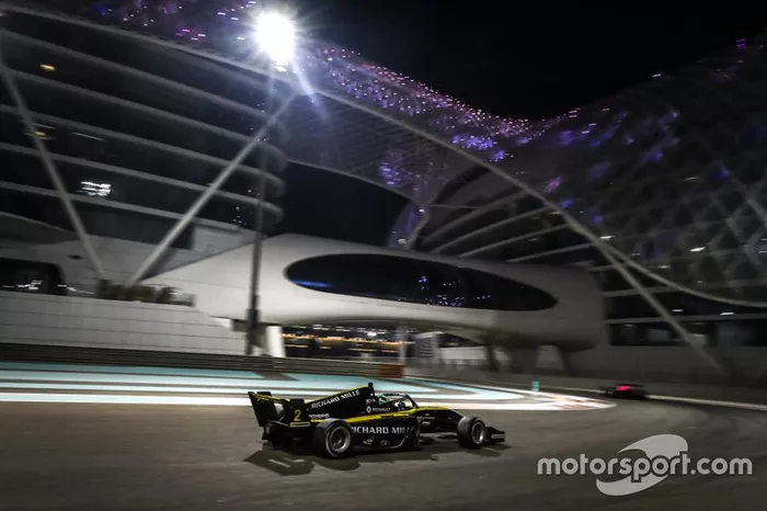 Etapa teve a primeira corrida noturna da história da categoria