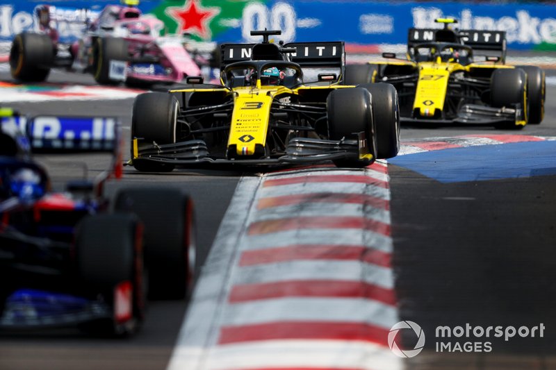 Daniel Ricciardo, Renault R.S.19 y Nico Hulkenberg, Renault R.S. 19