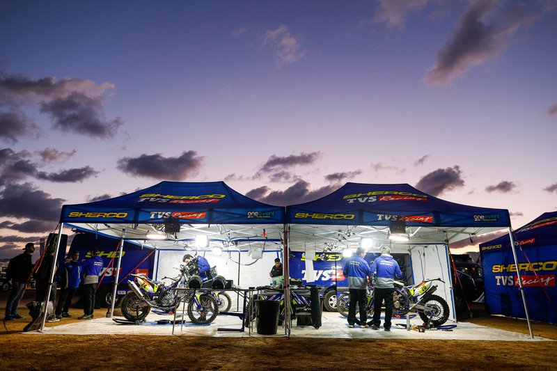 #24 Sherco TVS Rally Factory: Lorenzo Santolino, #20 Sherco TVS Rally Factory: Johnny Aubert