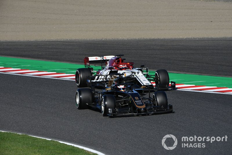 Romain Grosjean, Haas F1 Team VF-19, Kimi Raikkonen, Alfa Romeo Racing C38