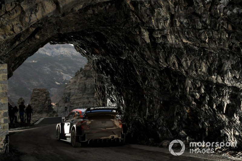 Thierry Neuville, Nicolas Gilsoul, Hyundai Motorsport Hyundai i20 Coupe WRC