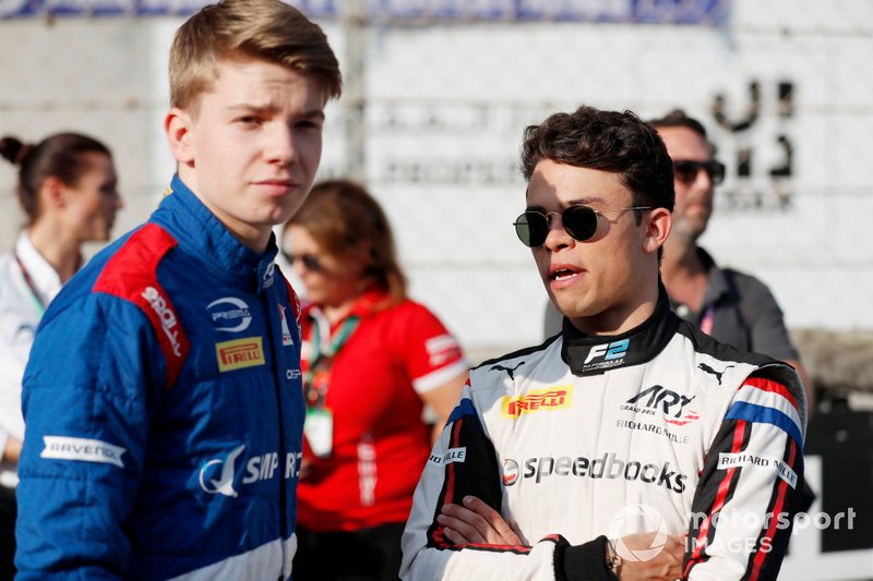 Campione F2 Nyck De Vries, ART Grand Prix, e il campione F3 Robert Shwartzman, Prema Racing