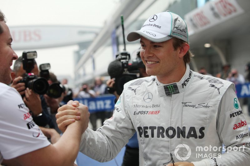 Ganador de la pole Nico Rosberg, Mercedes AMG F1