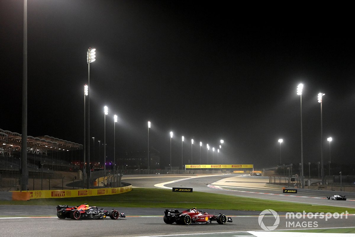 Carlos Sainz Jr., Ferrari F1-75, Max Verstappen, Red Bull Racing RB18