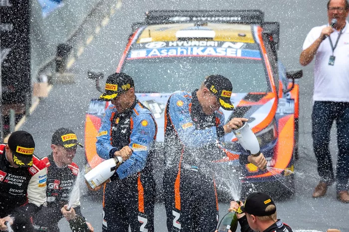 Podio: Ott Tanak, Martin Jarveoja, Hyundai World Rally Team Hyundai i20 N Rally1